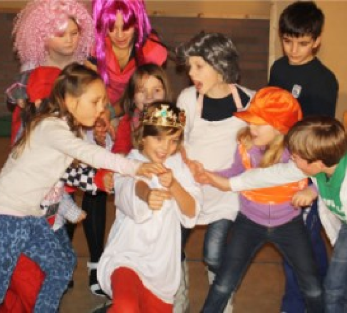 Kinder spielen Klassik